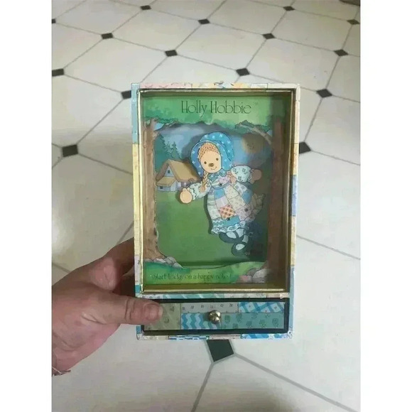 1970s Vintage Holly Hobbie Dancing Music Box Wind Up - Picture 3 of 4